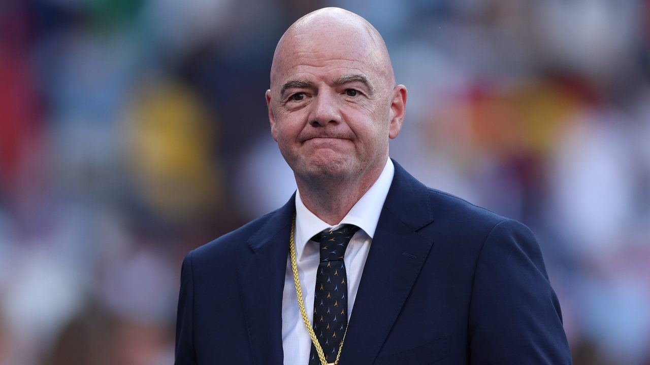 Gianni Infantino condena agresión a Javier Aguirre