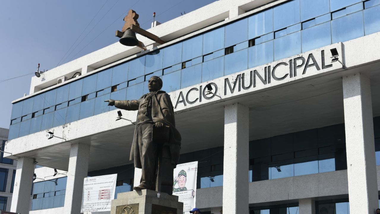 Exterior del Palacio Municipal de Naucalpan.