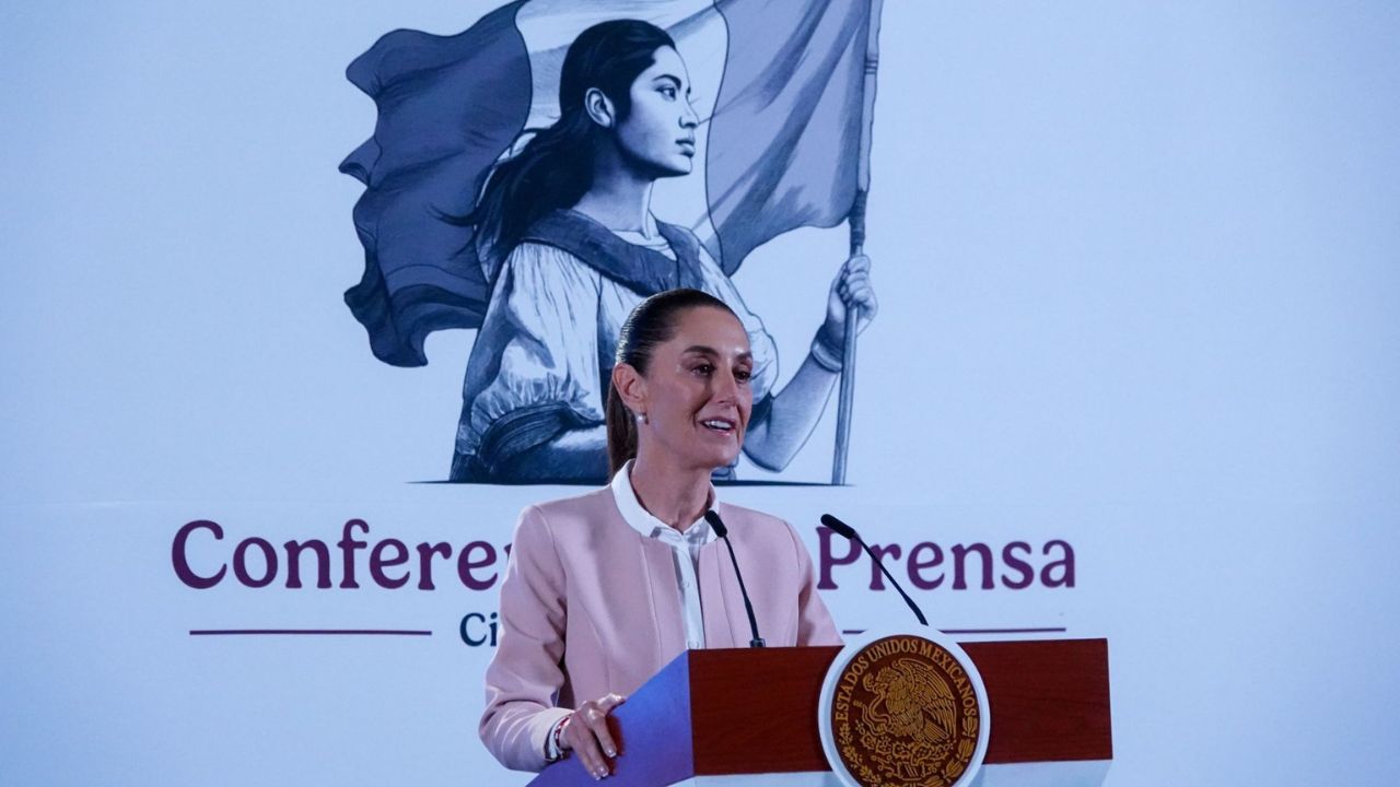 La presidenta Claudia Sheinbaum felicitó a los diputados y senadores de la 4T al finalizar su conferencia de prensa