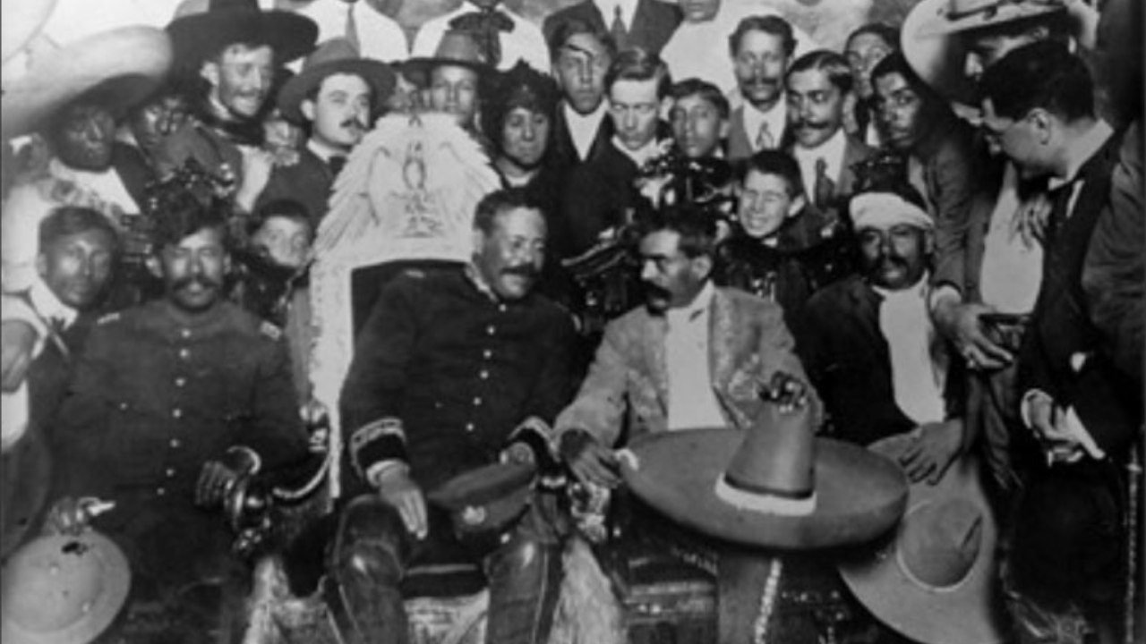 De acuerdo a la historia, la Revolución Mexicana fue un conflicto armado que inició el 20 de noviembre de 1910.