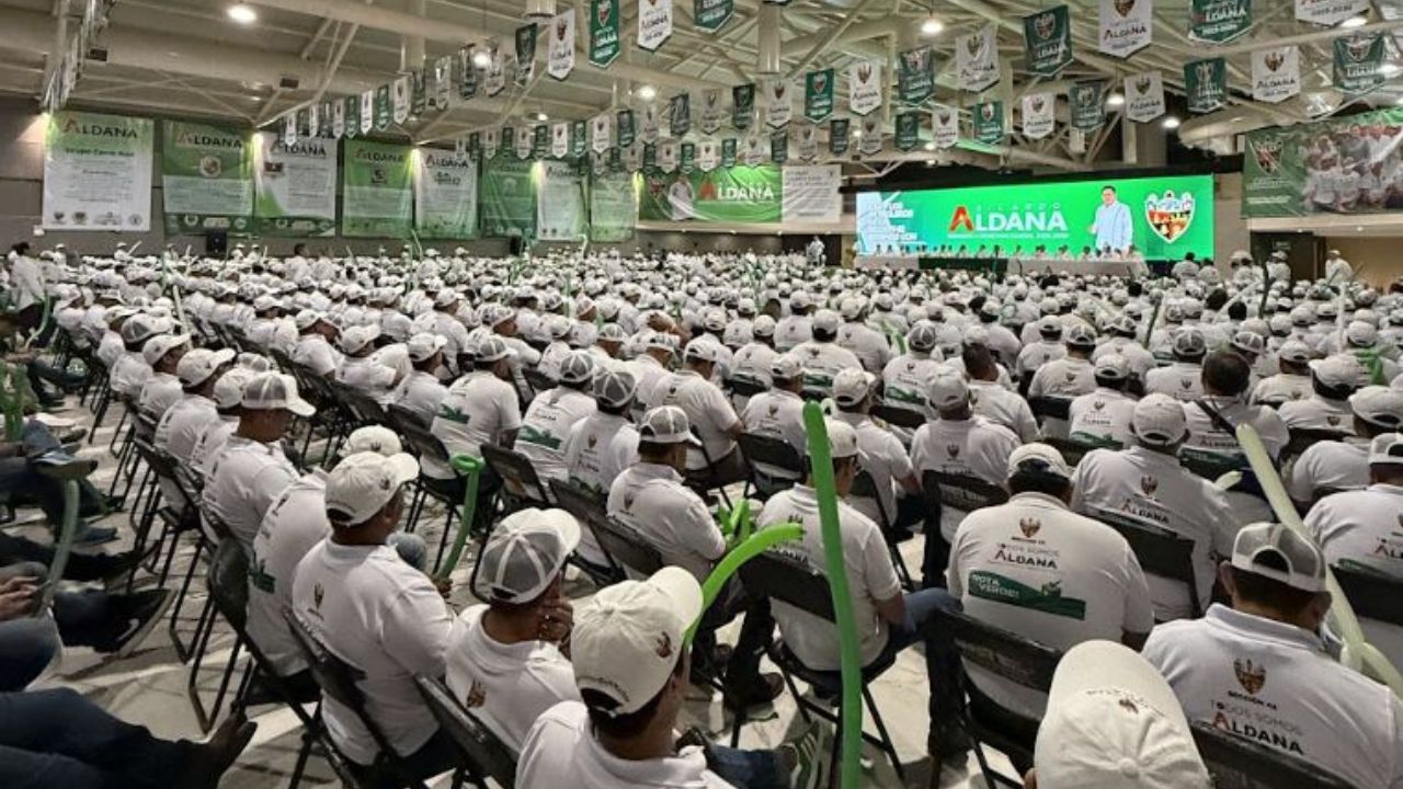 Miembros del STPRM durante el triunfo de Aldana