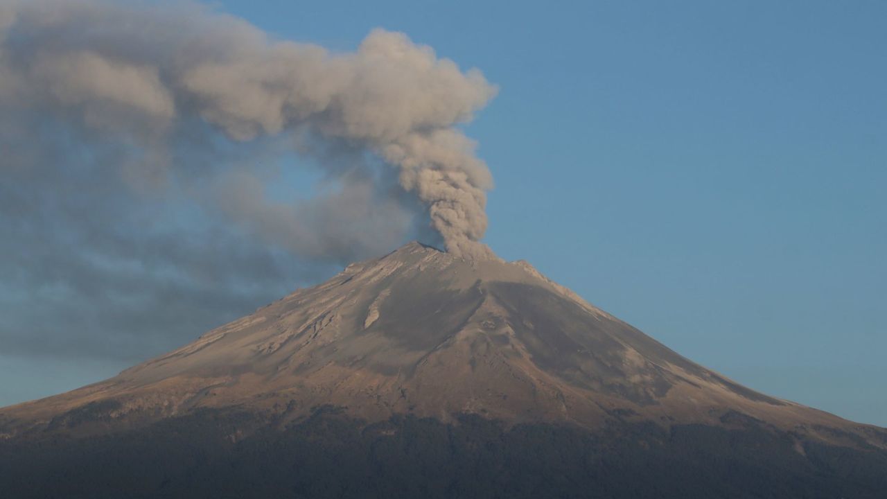 Alertan en 5 alcaldías de la CDMX y 4 entidades por posible caída de ceniza