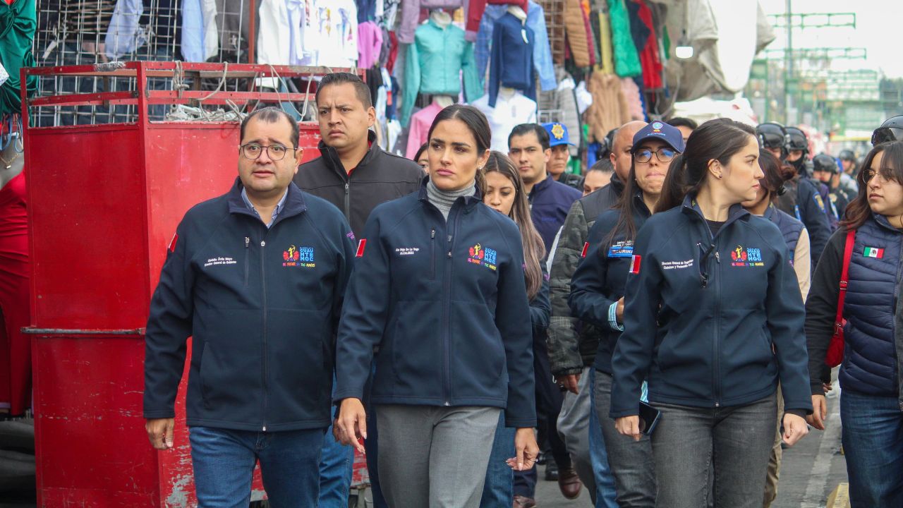 Alessandra Rojo de la Vega, alcaldesa de Cuauhtémoc, en operativo para ordenamiento de ambulantes en Tepito.