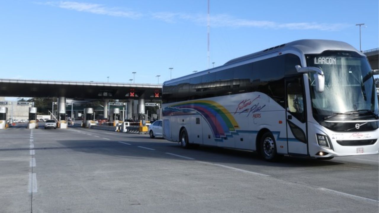 Para acceder al descuento en transporte, deberán presentar la credencial vigente que acredite su condición como estudiante o docente