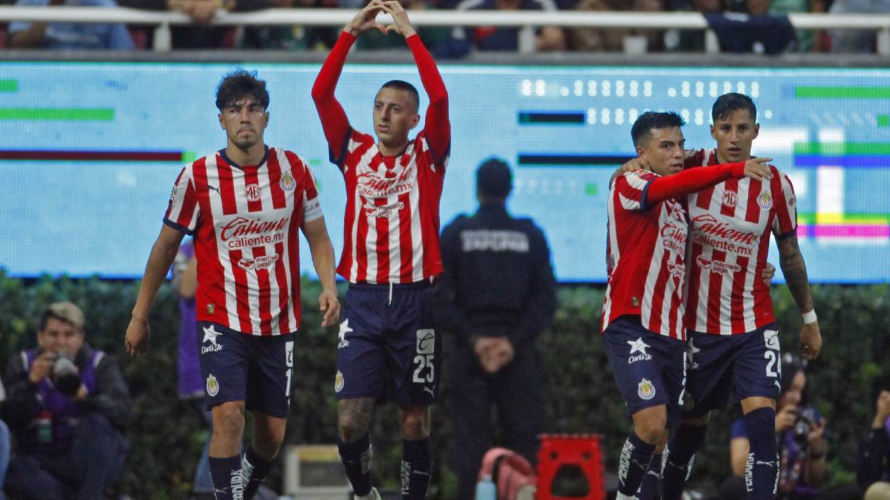 Las Chivas ya contrataron a su primer refuerzo para el próximo torneo.