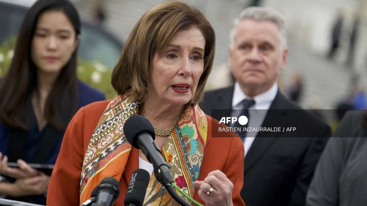 Nancy Pelosi se encuentra en el hospital luego de sufrir una lesión.