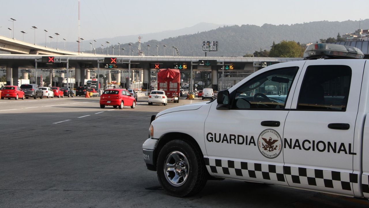 El comandante de la Guardia Nacional, Hernán Cortés, aseguró que se fortalece la presencia de la GN en la carretera México-Cuernavaca.