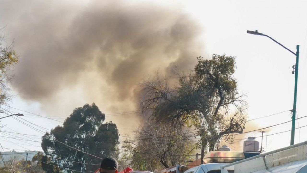 Está tarde se registró un fuerte incendio en el edificio de Gobierno de la alcaldía Benito Juárez; al momento no se reportan lesionados.