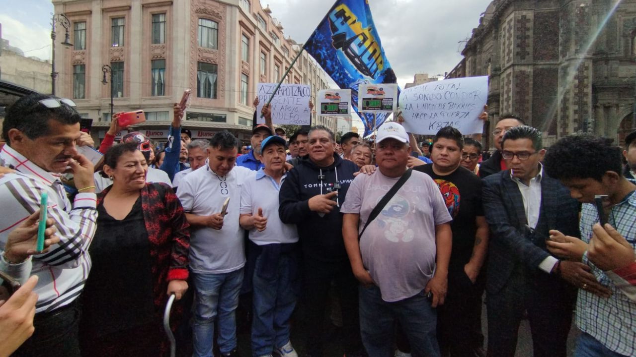 Entre los manifestantes estaba Arnulfo Aguilar, dueño de Sonido Condor, que señaló que su intención era llevar a cabo una “posada sonidera”.