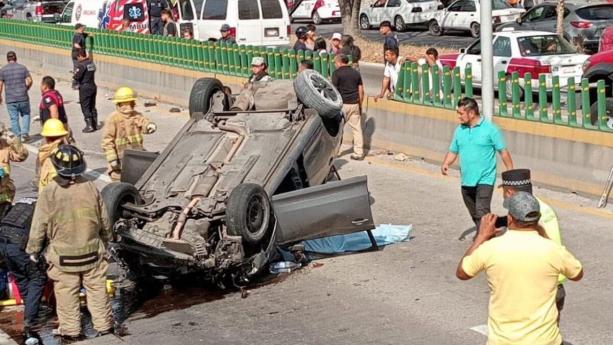 Accidente en Chilpancingo dejó 11 heridos y una persona fallecida