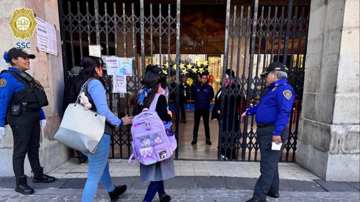 Policías vigilan regreso a clases