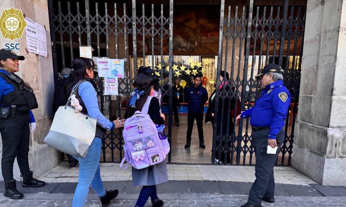 Policías vigilan regreso a clases