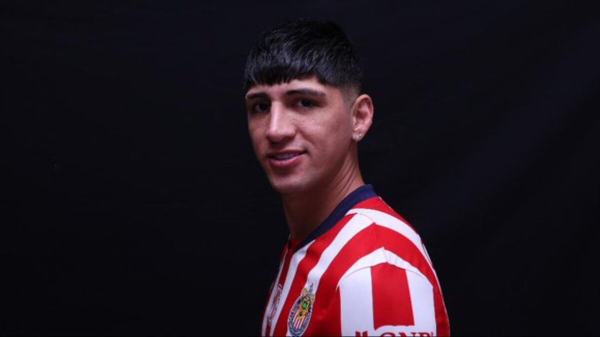 Luego de 5 años, Alan Pulido regresó a las Chivas para reforzar el equipo de cara al Torneo Clausura 2025.