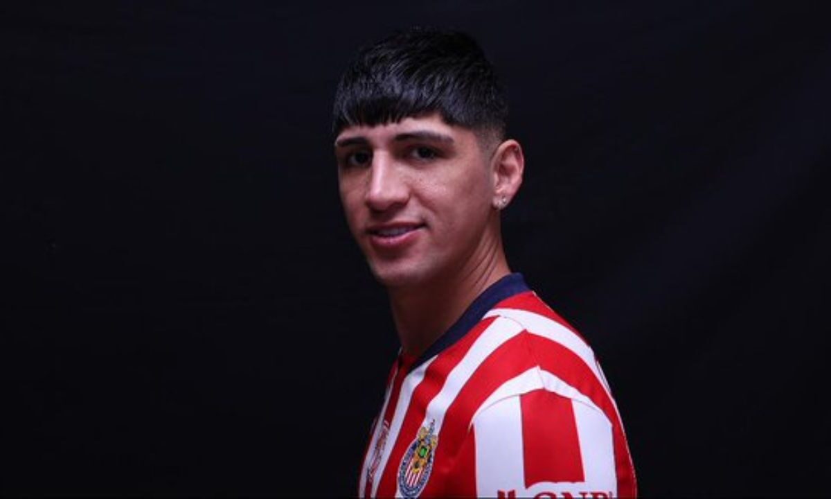 Luego de 5 años, Alan Pulido regresó a las Chivas para reforzar el equipo de cara al Torneo Clausura 2025.