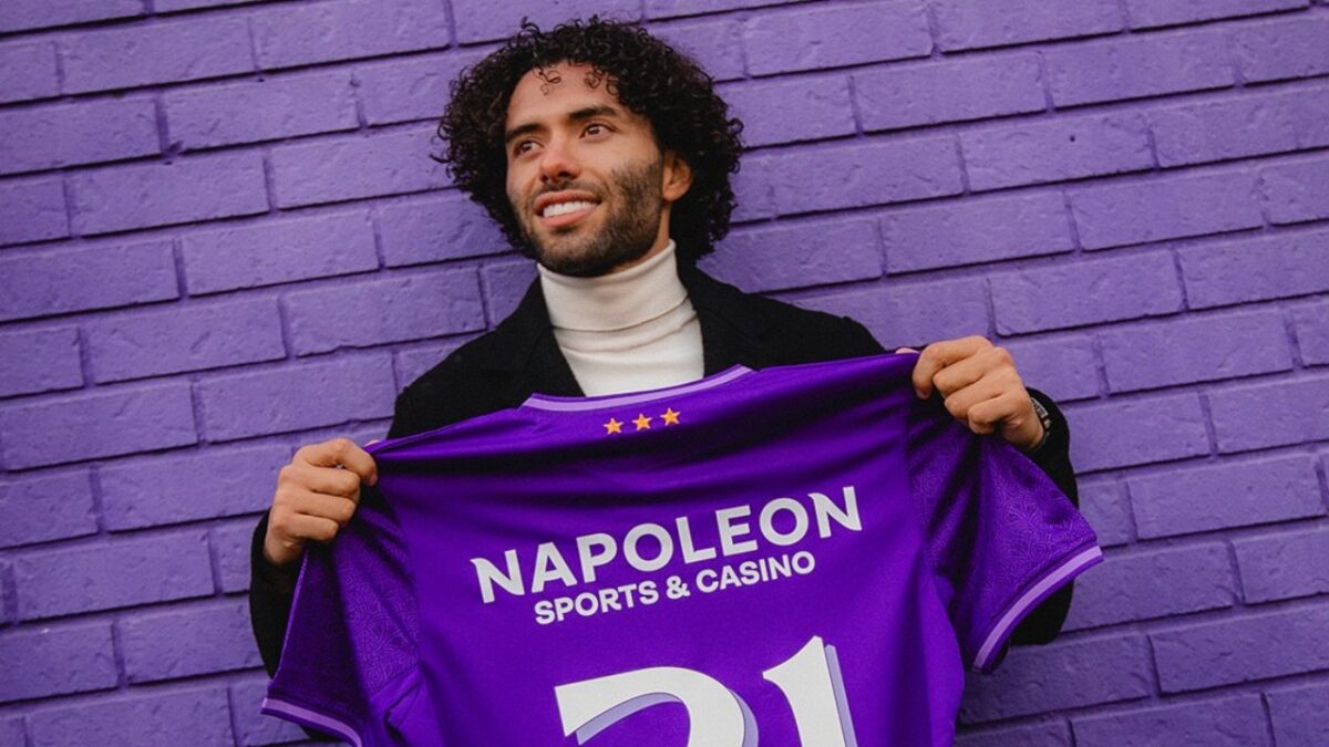 El 'Chino' Huerta fue presentado por el Anderlecht el 10 de enero de 2025