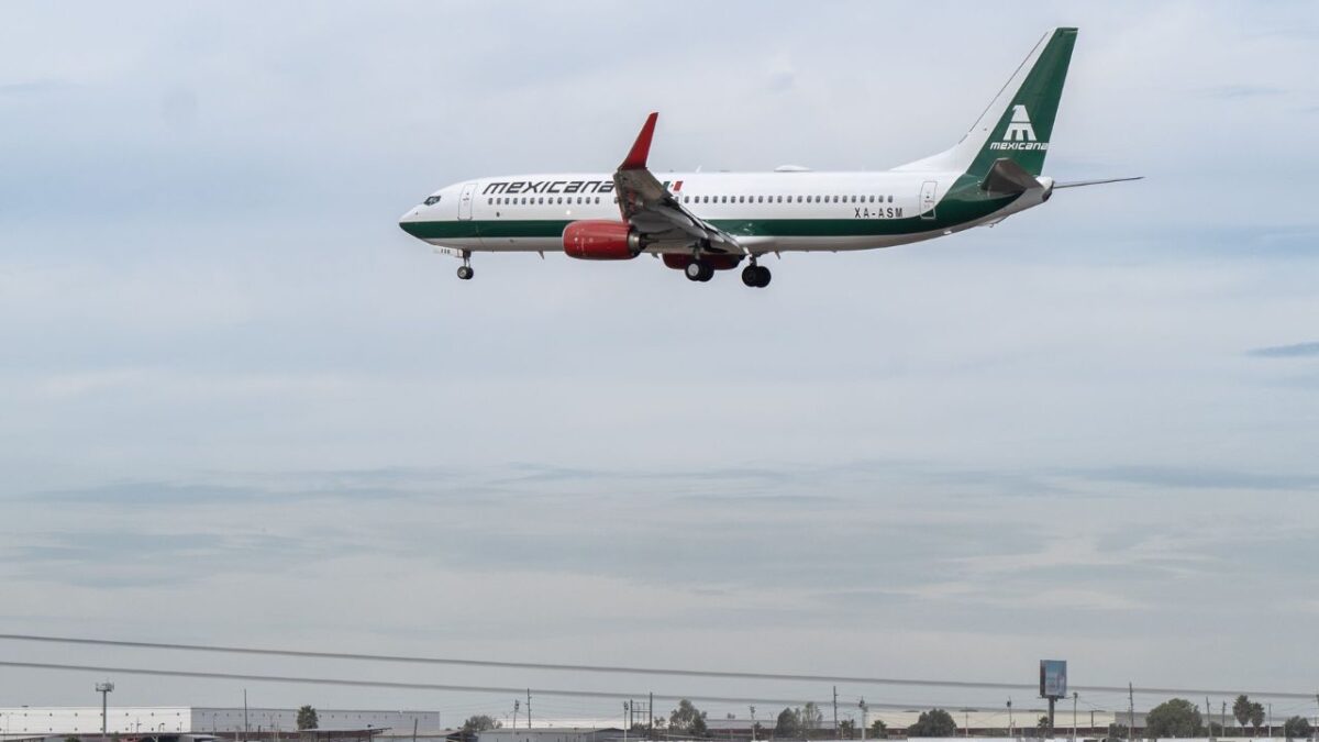 Apenas el 26 de diciembre pasado, la aerolínea comercial-militar cumplió su primer año de operaciones tras ser rescatada por el Gobierno.