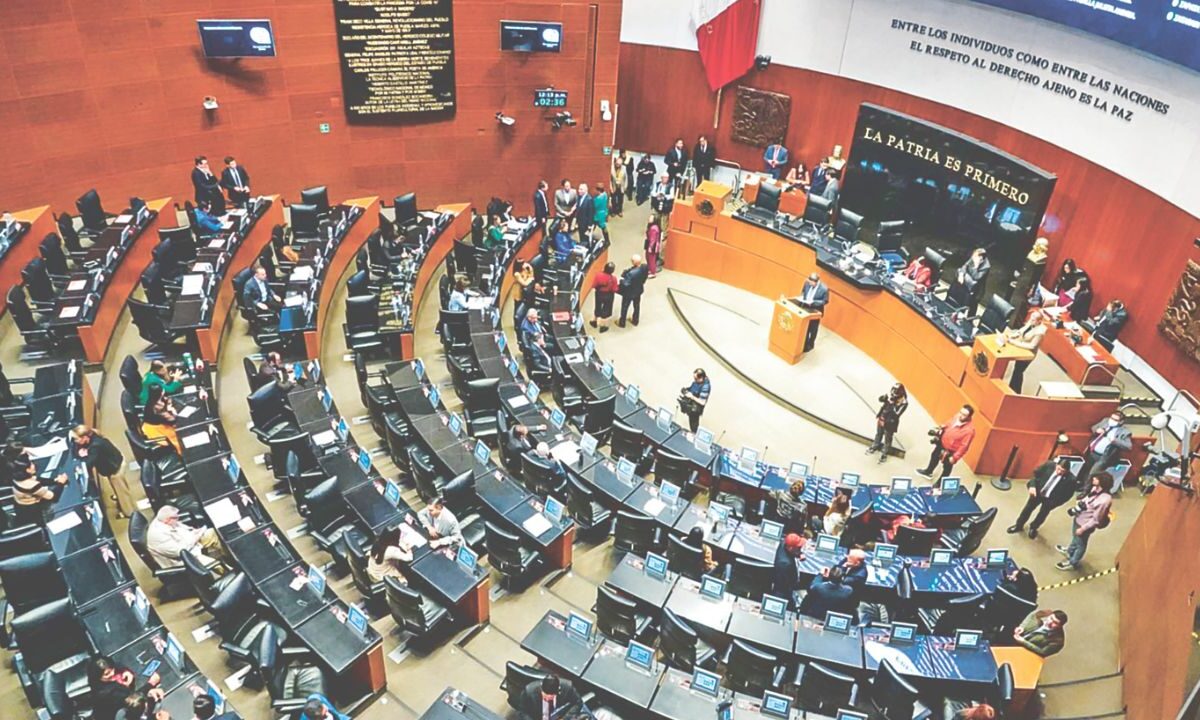 En Senado, crean comisiones y recompensan a los traidores