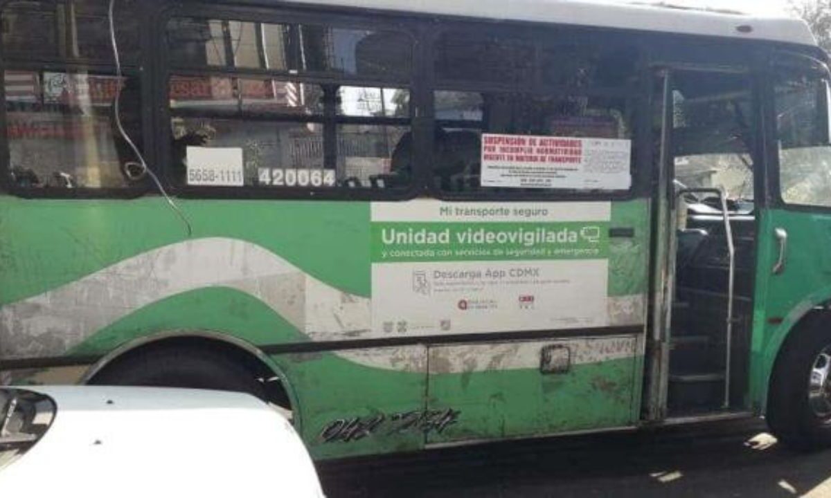 Unidad del transporte público de la Ciudad de México (CDMX), operada por microbusero.