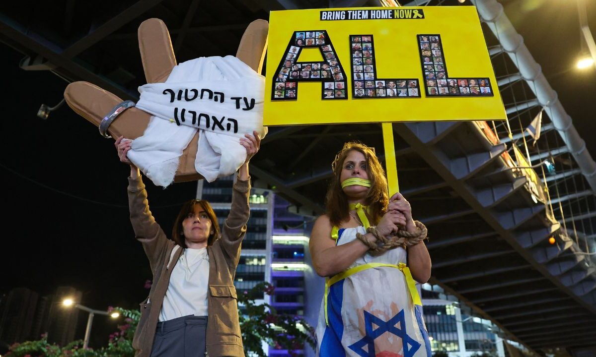 Manifestantes critican al gobierno de Netanyahu por excluir víctimas de las listas de rehenes israelíes en Gaza