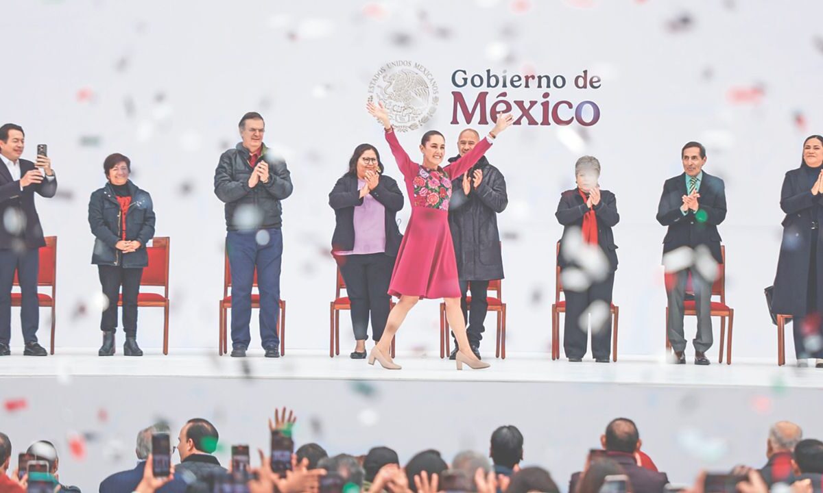 “En este mes presentaremos al Congreso la iniciativa constitucional para prohibir de manera definitiva la siembra de maíz transgénico en México. Se trata de proteger la biodiversidad y la salud” Claudia Sheinbaum Presidenta de México