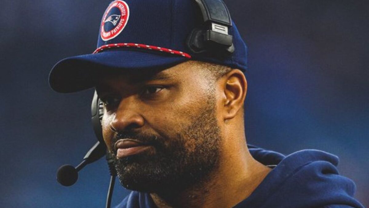 Jerod Mayo deja de ser el head coach de los Patriotas de Nueva Inglaterra de la NFL.