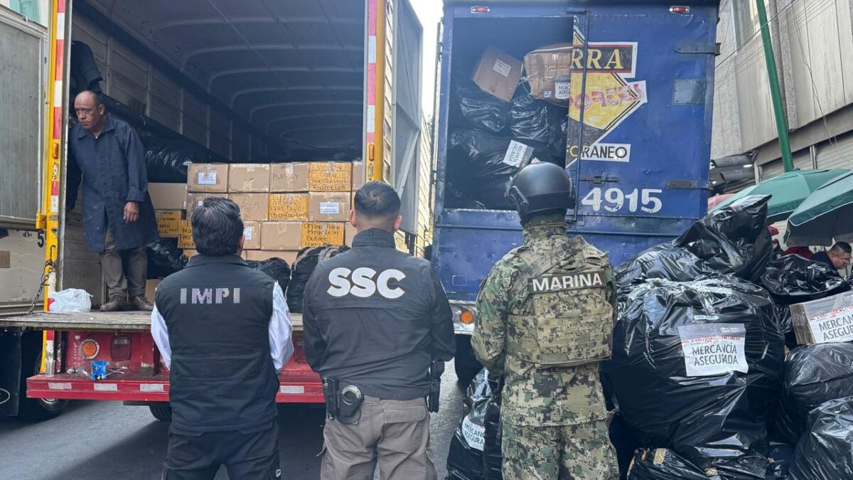 Elementos de la SSC, IMPI y Marina aseguraron 95 celulares así como 20 controles de videojuegos en penales de la CDMX.