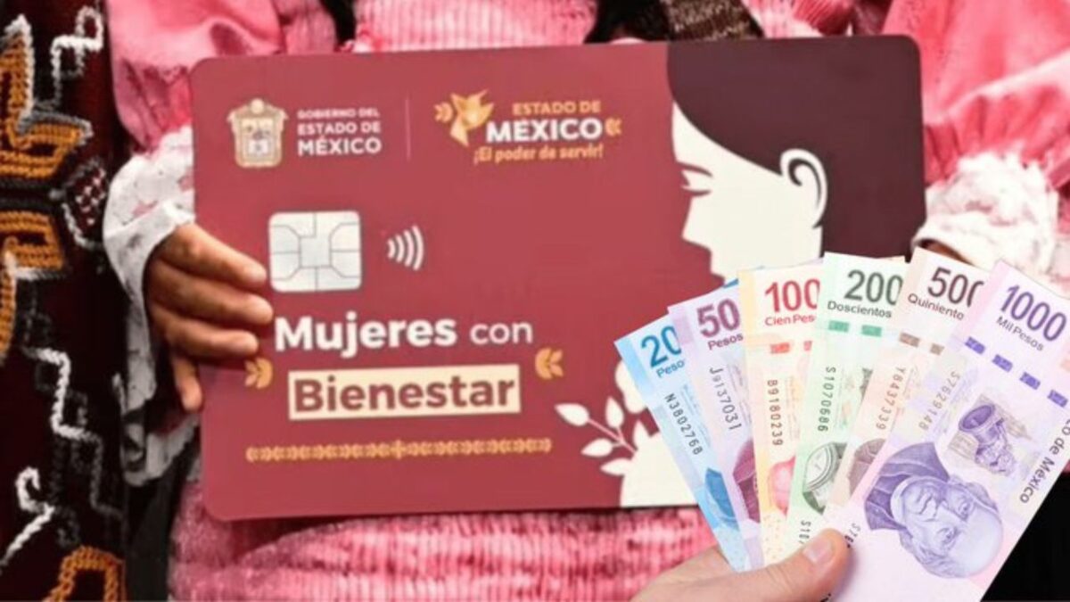 Tarjeta en mano del programa social Mujeres con Bienestar del Edomex 2025.