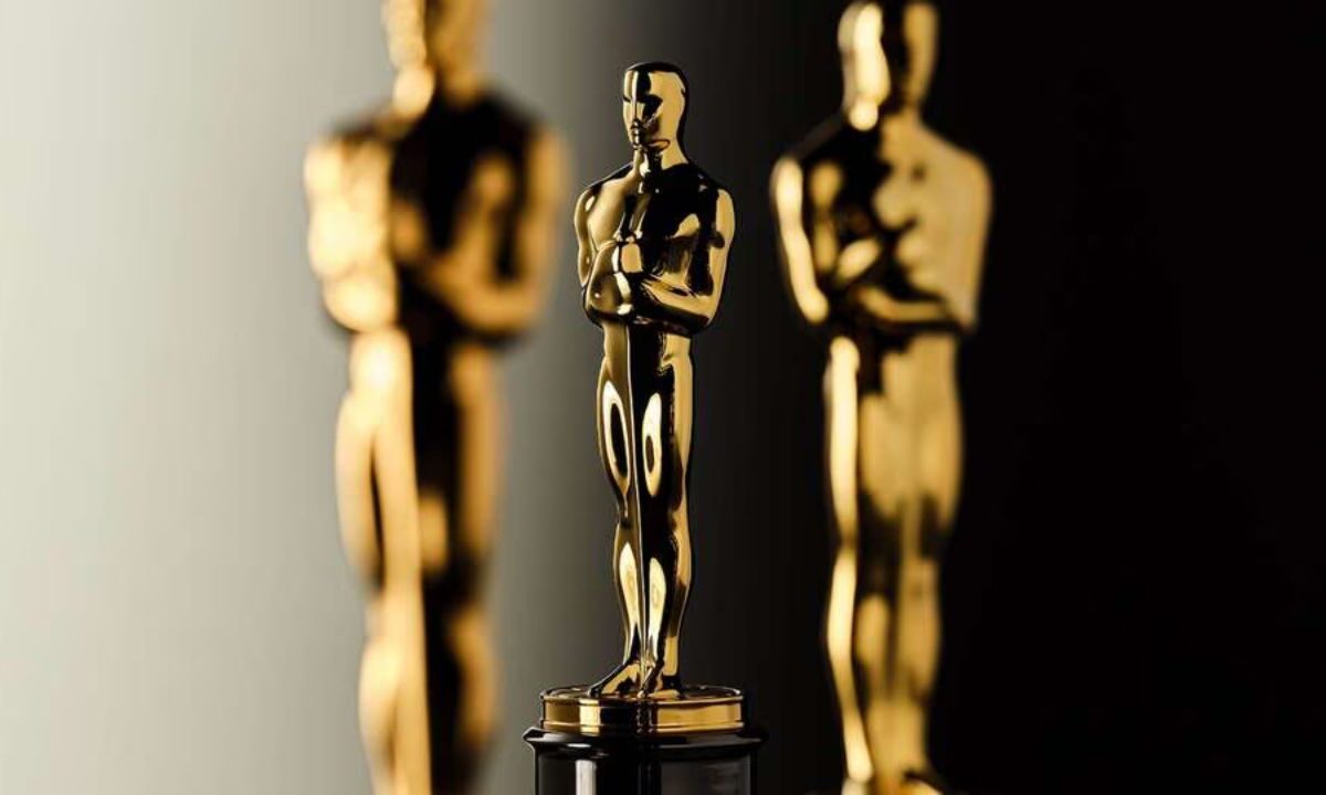 Estatuilla dorada que recibirán los ganadores en las nominaciones de los Premios Oscar 2025.