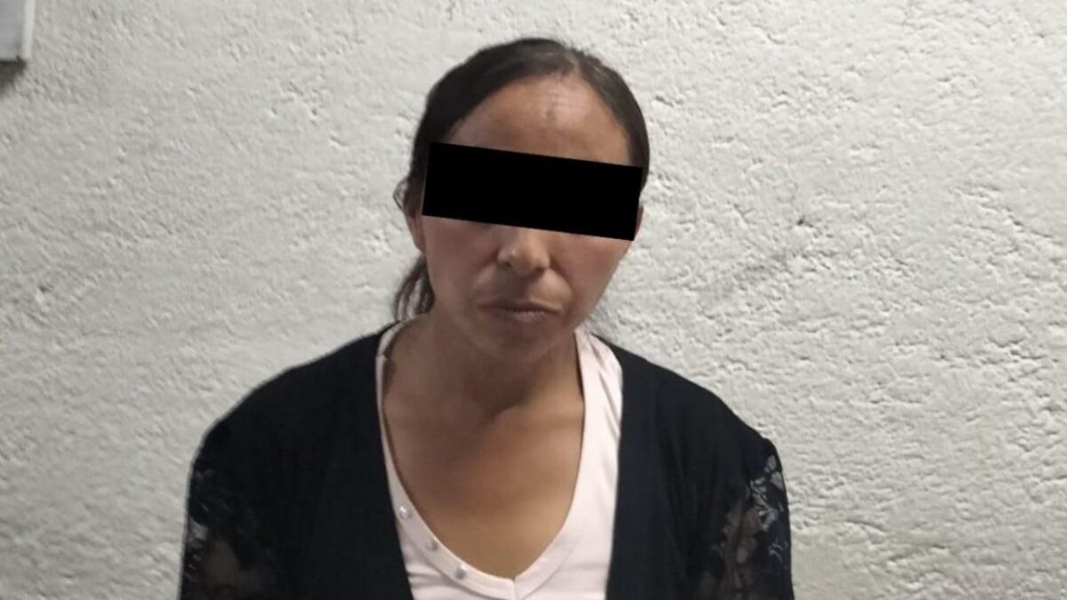 Detienen a mujer en Oaxaca por intentar obligar a una menor de edad a casarse con adultos.