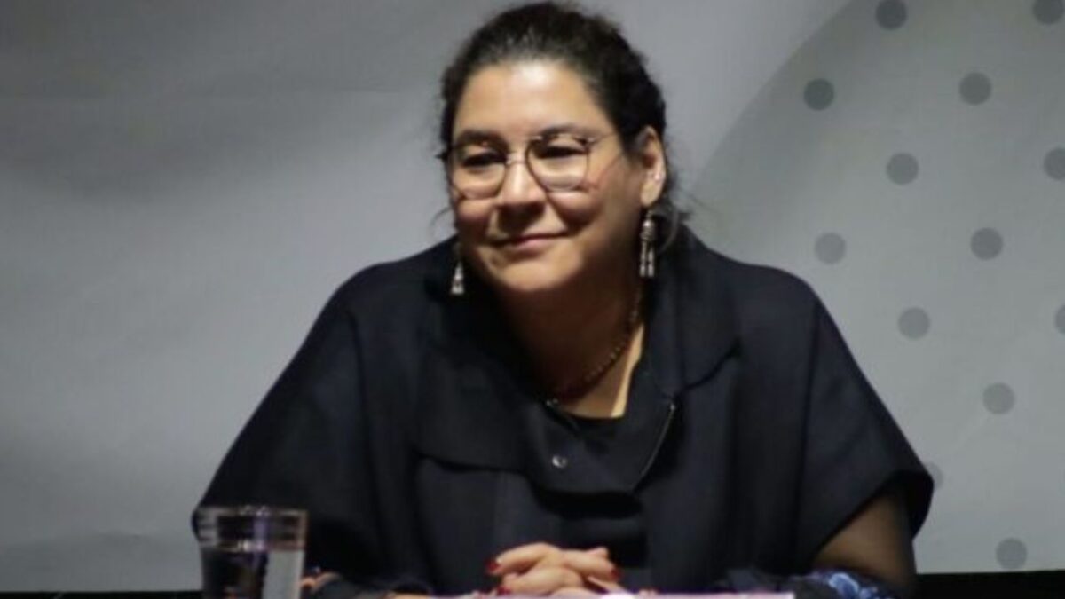 La ministra Lenia batres