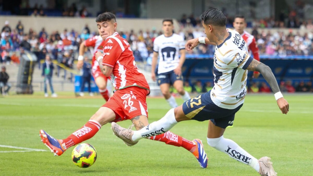 Pumas derrotó al Necaxa en el Estadio Olímpico Universitario.