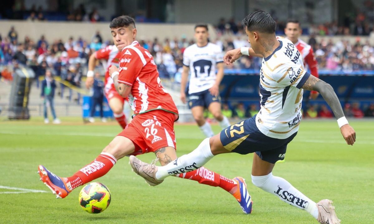 Pumas derrotó al Necaxa en el Estadio Olímpico Universitario.