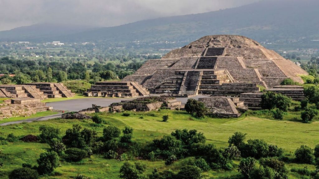 la tarifa de acceso a zonas arqueológicas Categoría I, como Calakmul, Palenque, Tula, Teotihuacan, Tzintzuntzan, Xochicalco, Monte Albán, Tulum y Chichén Itzá