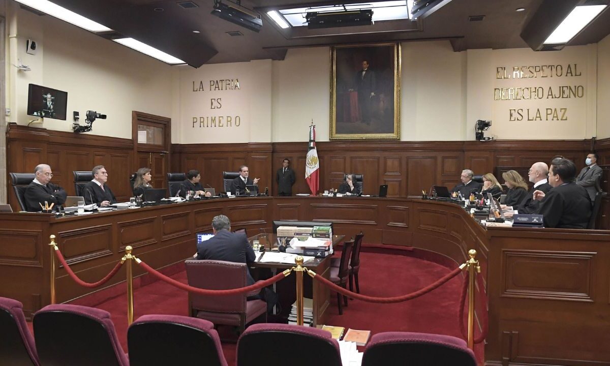 El Instituto Nacional Electoral (INE) ya aprobó los modelos de boletas para la elección de ministros y magistrados en las que contempla a los candidatos del Poder Judicial, aunque el proceso de impresión todavía no inicia y posiblemente arranque en marzo próximo.