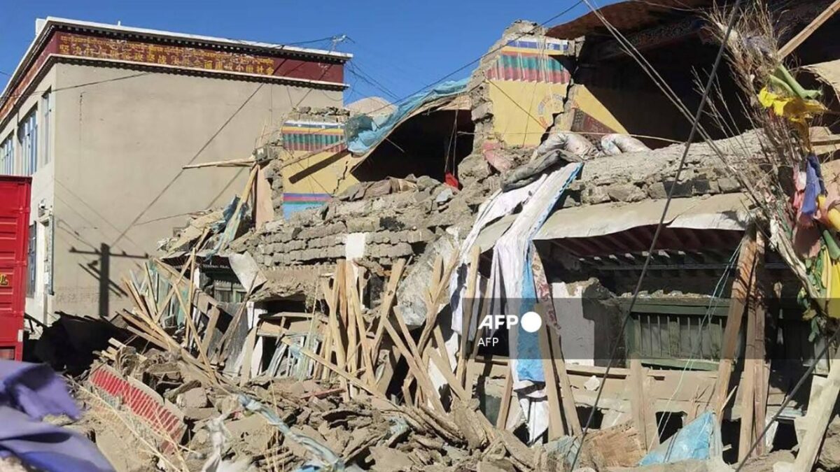 Casa destruida por el terremoto que azotó al Tíbet.