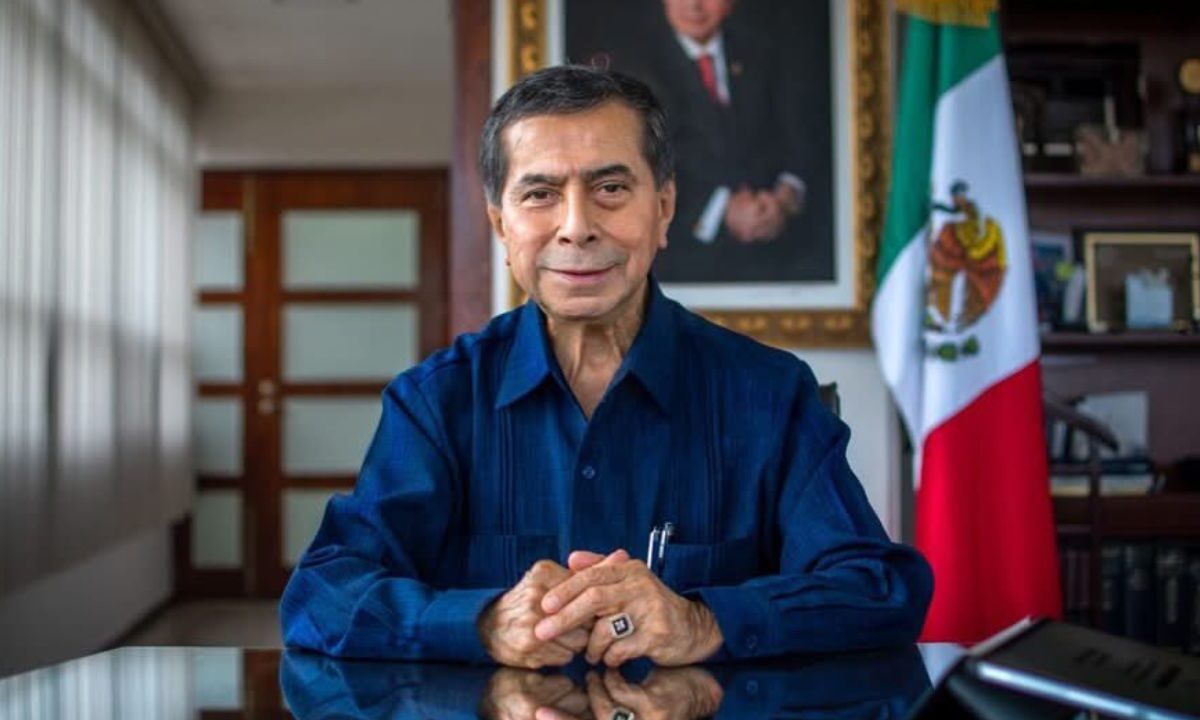 Foto: Carlos García Méndez, rector y fundador de la Universidad de Xalapa.