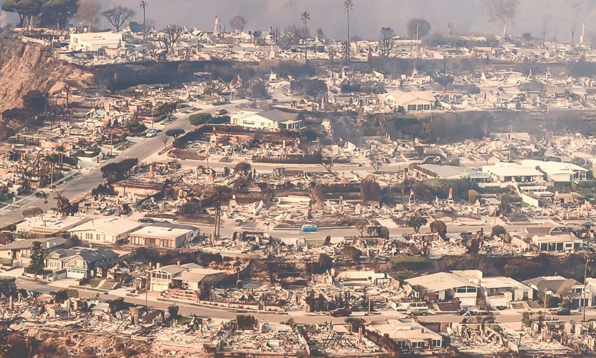 Miles de evacuados y tragedias que dejan una profunda huella evidencian el impacto de los siniestros en Los Ángeles California