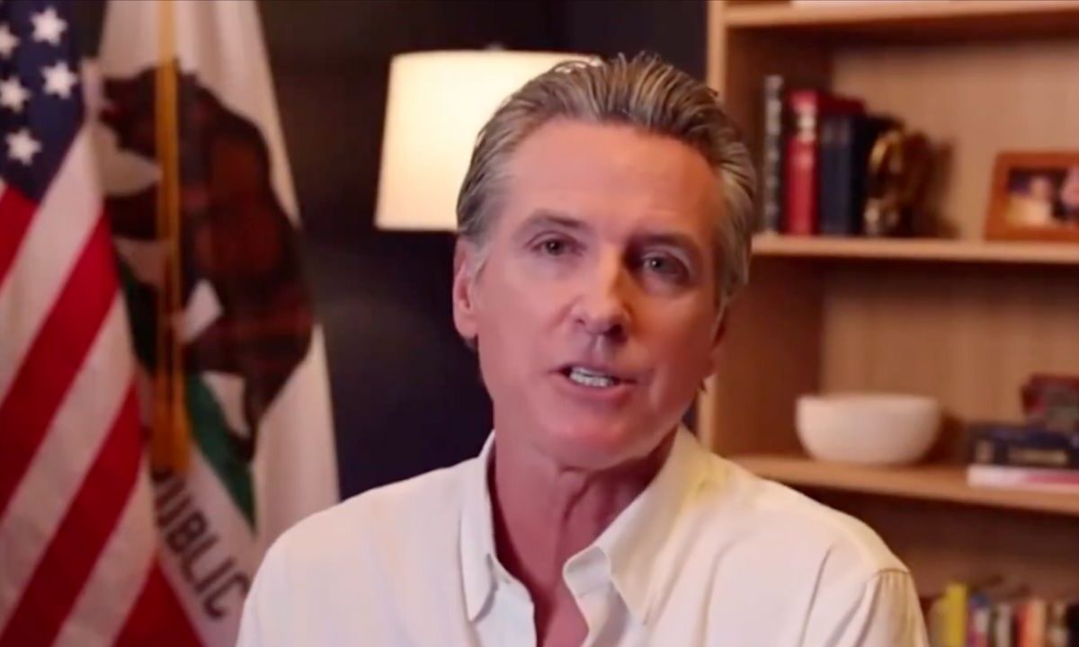 Gavin Newsom, gobernador de California, agradeció al gobierno del país el envío de brigadistas mexicanos para combatir los incendios.