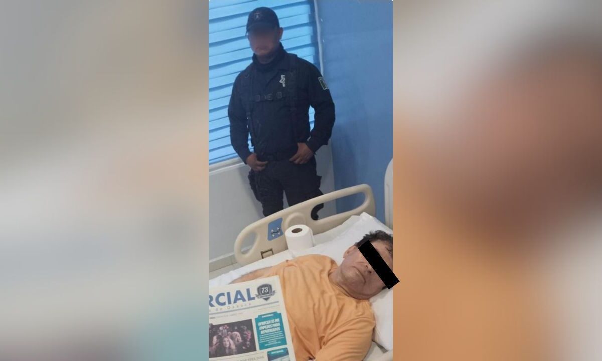 Juan Vera Carrizal, agresor de la saxofonista María Elena Ríos, en el hospital donde autoridades aseguran aún se encuentra detenido.