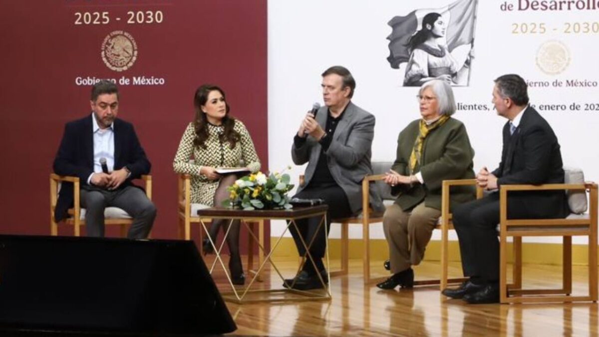 Marcelo Ebrard, secretario de Economía, reconoció a Aguascalientes como una potencia.