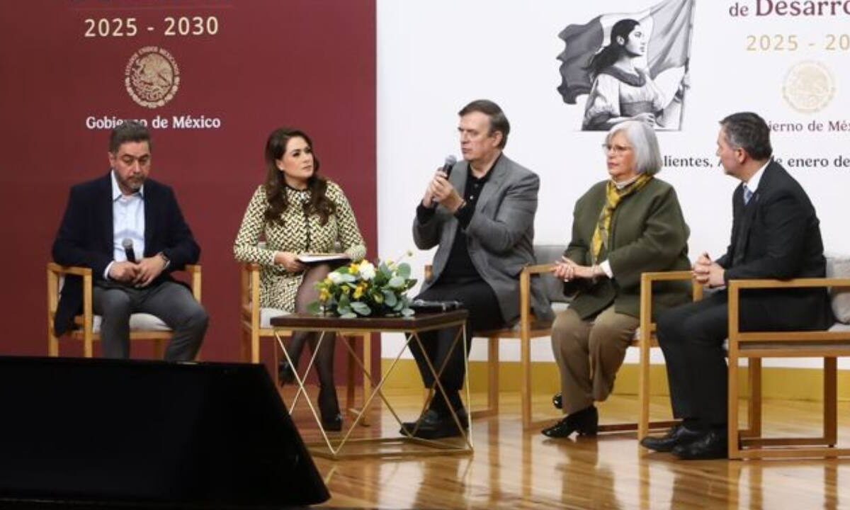 Marcelo Ebrard, secretario de Economía, reconoció a Aguascalientes como una potencia.