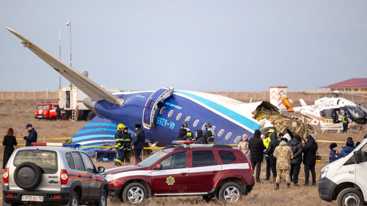 38 personas murieron tras la caída de la aeronave de Azerbaijan Airlines, fabricada por la brasileña Embraer, el 25 de diciembre en Kazajistán.