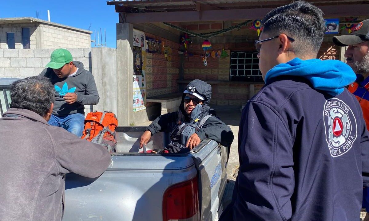 Rescatan a alpinistas extraviados en el Pico de Orizaba