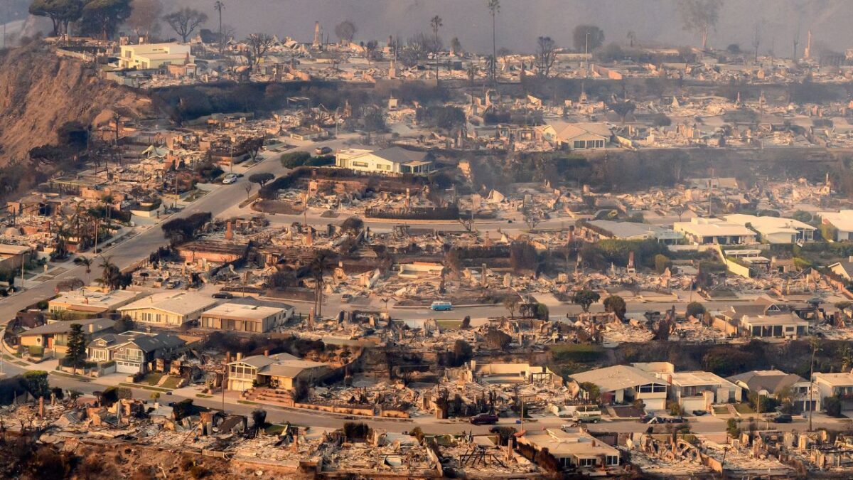 Daños provocados en Los Ángeles a causa de los incendios.