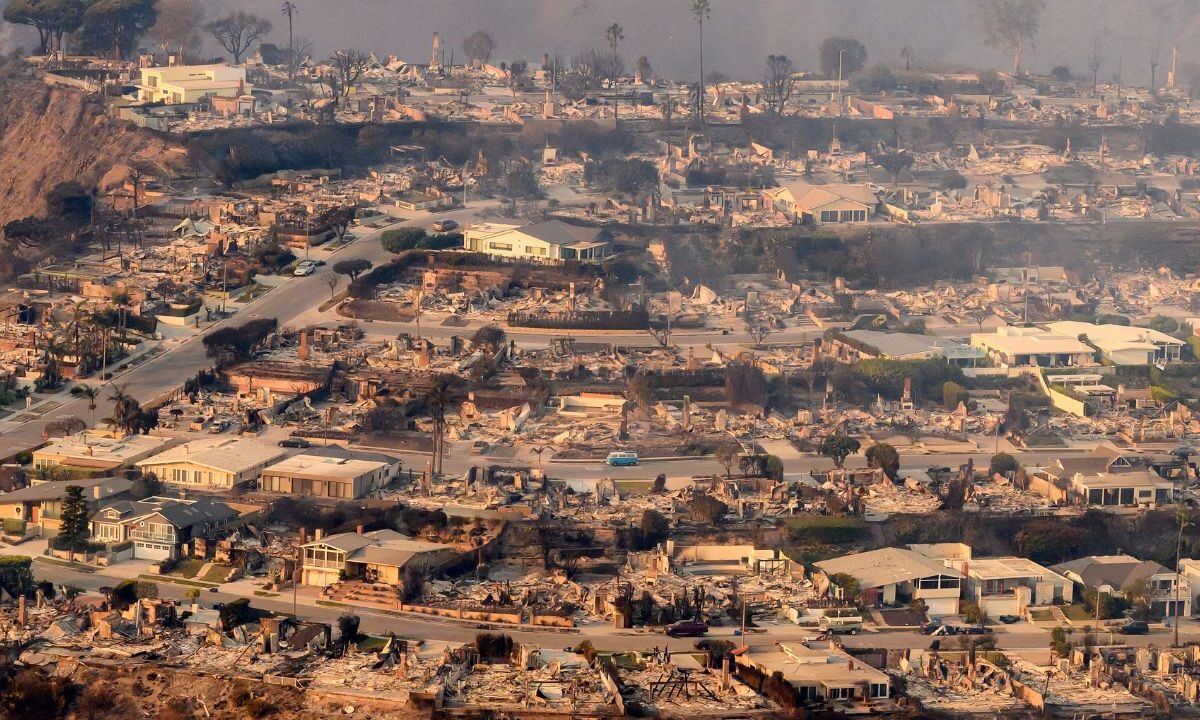 Daños provocados en Los Ángeles a causa de los incendios.