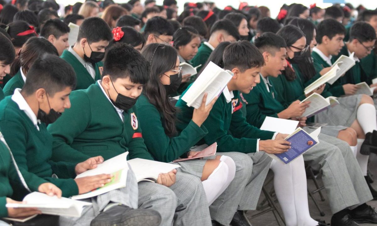 Conoce cuál será el proceso de registro en 2025 para la Beca "Rita Cetina" que recibirán estudiantes de escuelas públicas a nivel secundaria.