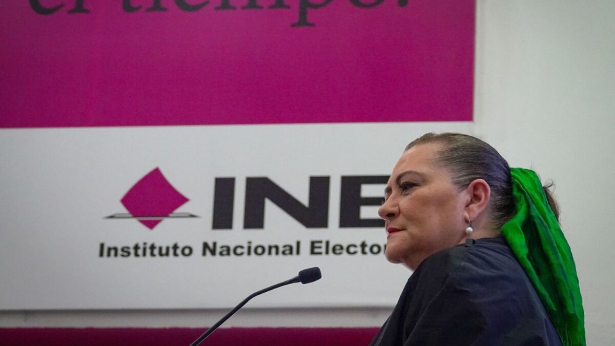 La presidenta del INE, Guadalupe Taddei, acusa a los juzgadores federales de emitir una "narrativa perversa" por amenazar con multas y abrirles procesos a los ciudadanos que decidan participar como funcionarios de casilla en la próxima elección judicial.