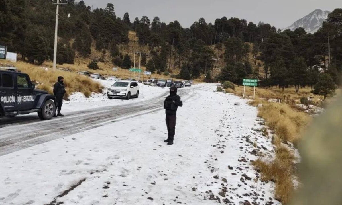 Cierran acceso al Nevado de Toluca por el mal tiempo en la zona.