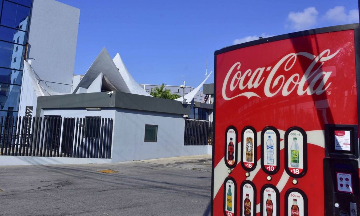 Coca-Cola en Bélgica anunció una retirada masiva de productos en Europa debido a una concentración en clorato demasiado alta.