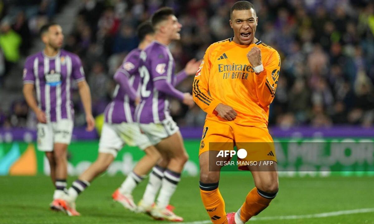 Mbappé anotó un triplete para darle la victoria al Real Madrid sobre el Valladolid.